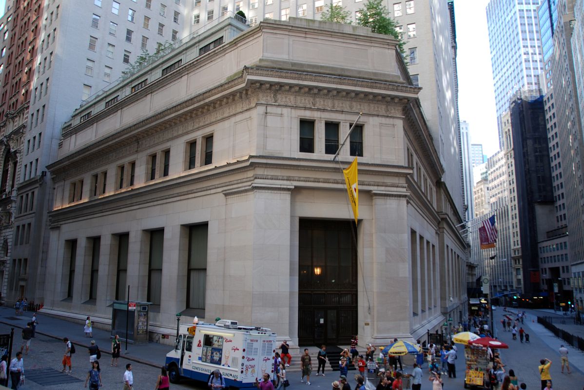 20-1 Three Story 23 Wall St Across From Federal Hall And New York Stock Exchange In New York Financial District